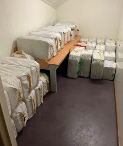 Drugsvangst marine pakken drugs